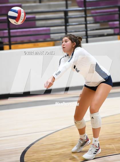 Thumbnail 2 in Mount Notre Dame vs. Assumption (GEICO Girls Invitational) photogallery.