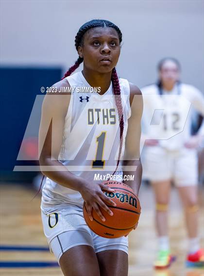 Thumbnail 2 in Alton @ O'Fallon (IHSA Class 4A Sectional Semifinals)  photogallery.