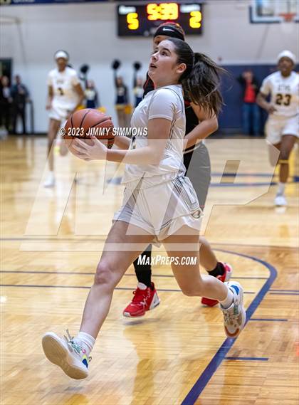 Thumbnail 3 in Alton @ O'Fallon (IHSA Class 4A Sectional Semifinals)  photogallery.