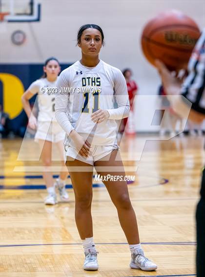 Thumbnail 1 in Alton @ O'Fallon (IHSA Class 4A Sectional Semifinals)  photogallery.