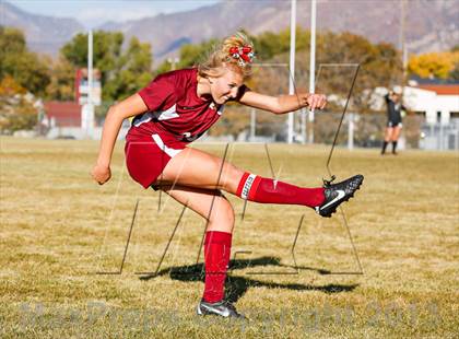 Thumbnail 1 in Viewmont vs Hillcrest (UHSAA 5A Quarterfinal) photogallery.