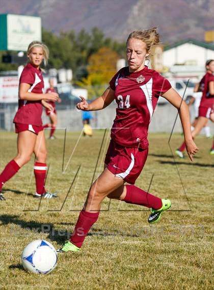 Thumbnail 3 in Viewmont vs Hillcrest (UHSAA 5A Quarterfinal) photogallery.