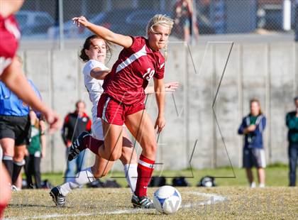 Thumbnail 1 in Viewmont vs Hillcrest (UHSAA 5A Quarterfinal) photogallery.