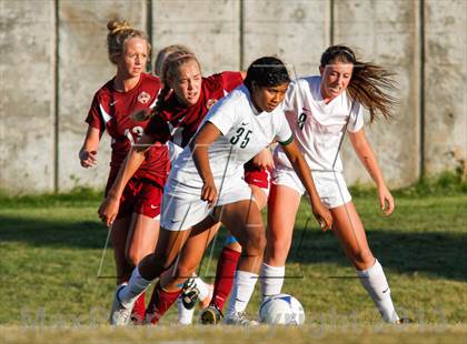 Thumbnail 3 in Viewmont vs Hillcrest (UHSAA 5A Quarterfinal) photogallery.