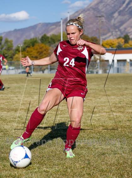 Thumbnail 1 in Viewmont vs Hillcrest (UHSAA 5A Quarterfinal) photogallery.