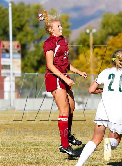 Thumbnail 3 in Viewmont vs Hillcrest (UHSAA 5A Quarterfinal) photogallery.