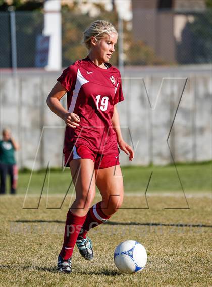 Thumbnail 2 in Viewmont vs Hillcrest (UHSAA 5A Quarterfinal) photogallery.