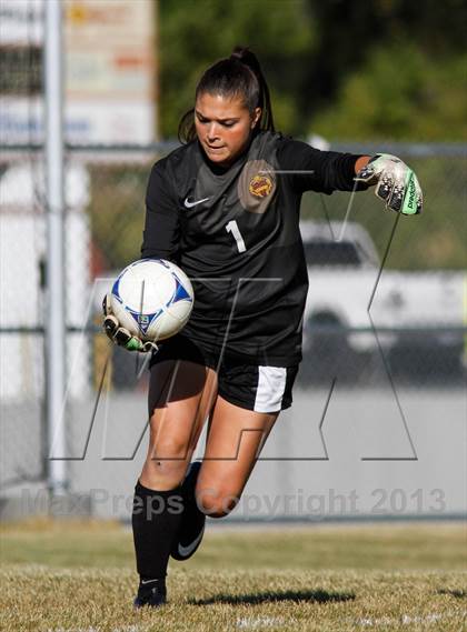 Thumbnail 3 in Viewmont vs Hillcrest (UHSAA 5A Quarterfinal) photogallery.