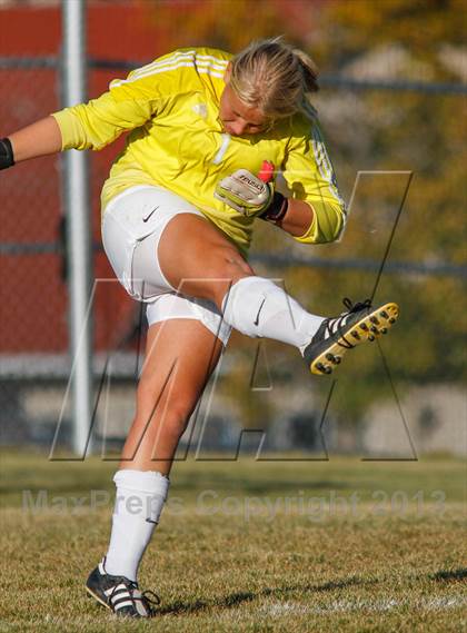 Thumbnail 3 in Viewmont vs Hillcrest (UHSAA 5A Quarterfinal) photogallery.