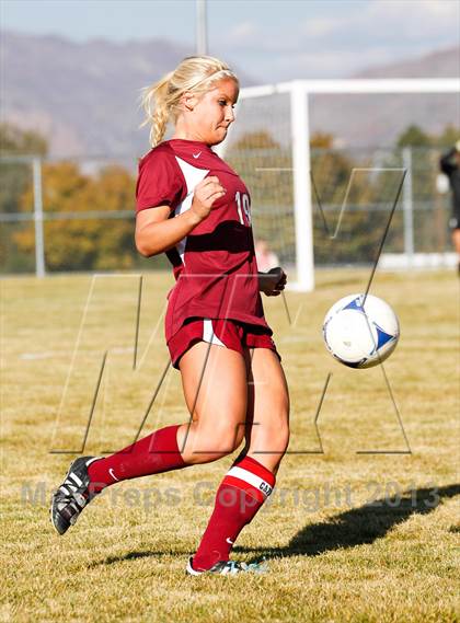 Thumbnail 3 in Viewmont vs Hillcrest (UHSAA 5A Quarterfinal) photogallery.