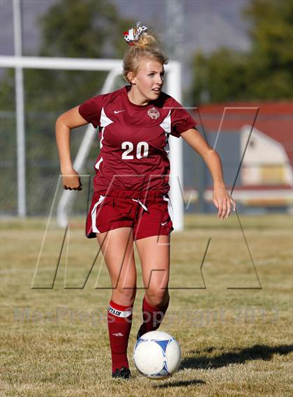 Thumbnail 1 in Viewmont vs Hillcrest (UHSAA 5A Quarterfinal) photogallery.