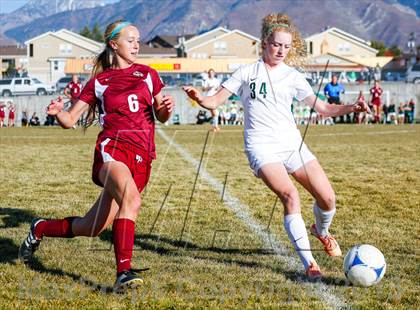 Thumbnail 3 in Viewmont vs Hillcrest (UHSAA 5A Quarterfinal) photogallery.
