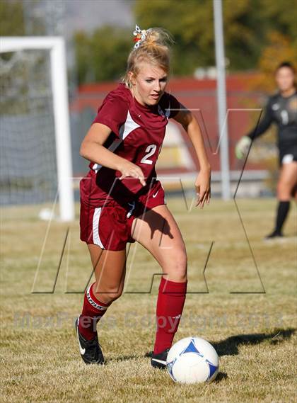 Thumbnail 2 in Viewmont vs Hillcrest (UHSAA 5A Quarterfinal) photogallery.