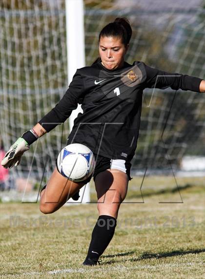 Thumbnail 3 in Viewmont vs Hillcrest (UHSAA 5A Quarterfinal) photogallery.