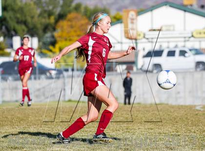Thumbnail 2 in Viewmont vs Hillcrest (UHSAA 5A Quarterfinal) photogallery.