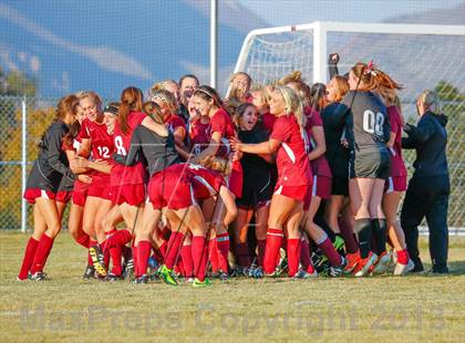 Thumbnail 2 in Viewmont vs Hillcrest (UHSAA 5A Quarterfinal) photogallery.