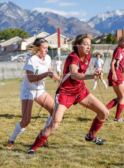 Thumbnail 3 in Viewmont vs Hillcrest (UHSAA 5A Quarterfinal) photogallery.
