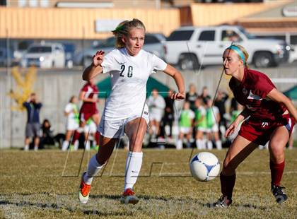 Thumbnail 3 in Viewmont vs Hillcrest (UHSAA 5A Quarterfinal) photogallery.