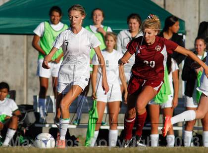Thumbnail 2 in Viewmont vs Hillcrest (UHSAA 5A Quarterfinal) photogallery.