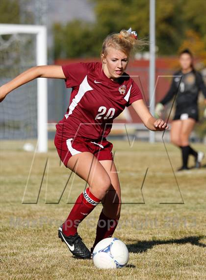 Thumbnail 3 in Viewmont vs Hillcrest (UHSAA 5A Quarterfinal) photogallery.