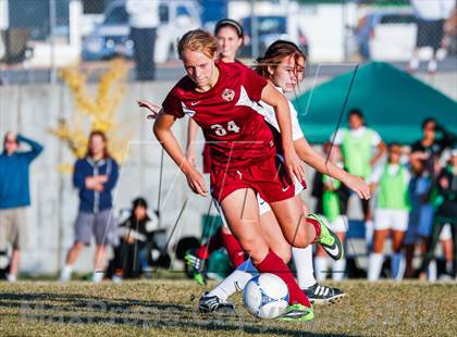 Thumbnail 3 in Viewmont vs Hillcrest (UHSAA 5A Quarterfinal) photogallery.