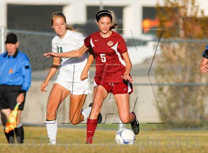 Thumbnail 2 in Viewmont vs Hillcrest (UHSAA 5A Quarterfinal) photogallery.