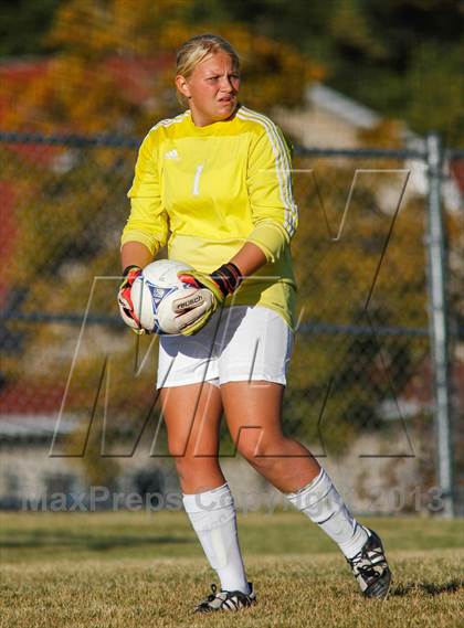 Thumbnail 1 in Viewmont vs Hillcrest (UHSAA 5A Quarterfinal) photogallery.