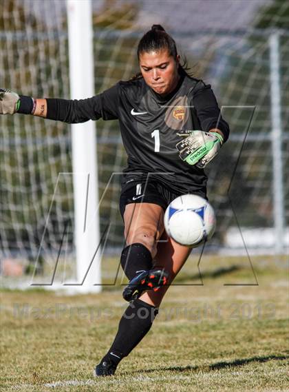 Thumbnail 1 in Viewmont vs Hillcrest (UHSAA 5A Quarterfinal) photogallery.