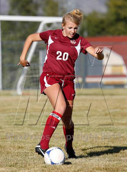 Thumbnail 3 in Viewmont vs Hillcrest (UHSAA 5A Quarterfinal) photogallery.