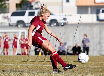 Thumbnail 3 in Viewmont vs Hillcrest (UHSAA 5A Quarterfinal) photogallery.