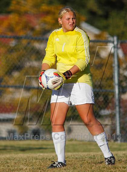 Thumbnail 3 in Viewmont vs Hillcrest (UHSAA 5A Quarterfinal) photogallery.