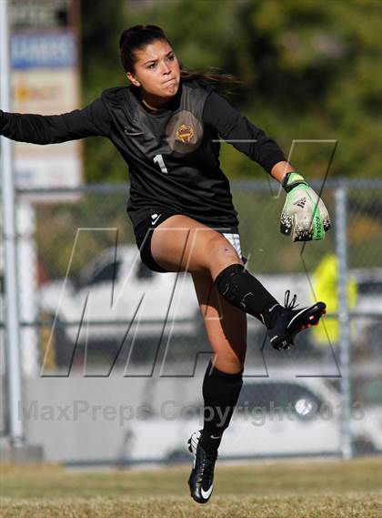 Thumbnail 2 in Viewmont vs Hillcrest (UHSAA 5A Quarterfinal) photogallery.