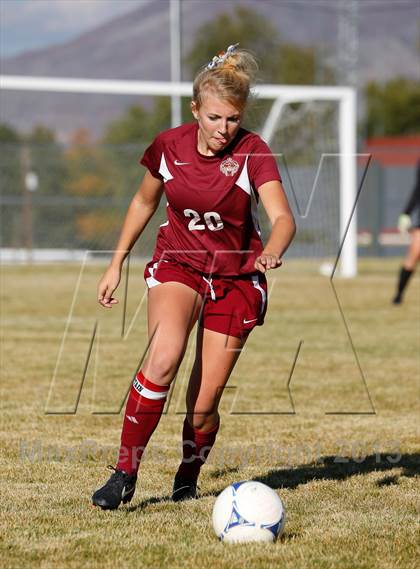 Thumbnail 1 in Viewmont vs Hillcrest (UHSAA 5A Quarterfinal) photogallery.