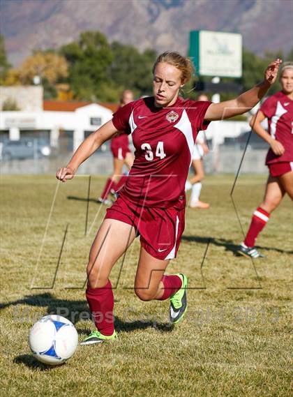 Thumbnail 2 in Viewmont vs Hillcrest (UHSAA 5A Quarterfinal) photogallery.