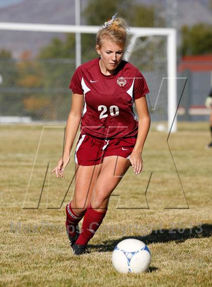 Thumbnail 3 in Viewmont vs Hillcrest (UHSAA 5A Quarterfinal) photogallery.