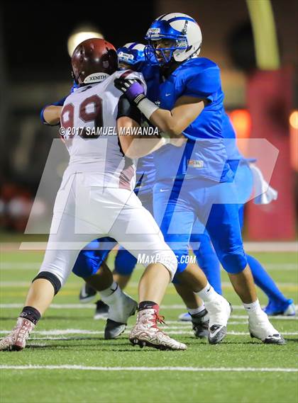 Thumbnail 3 in Animo Robinson vs. Sherman Oaks CES (CIF LACS 8-Man Final) photogallery.