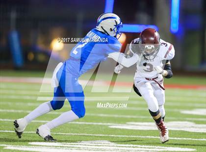 Thumbnail 3 in Animo Robinson vs. Sherman Oaks CES (CIF LACS 8-Man Final) photogallery.