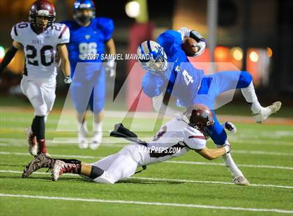 Thumbnail 2 in Animo Robinson vs. Sherman Oaks CES (CIF LACS 8-Man Final) photogallery.
