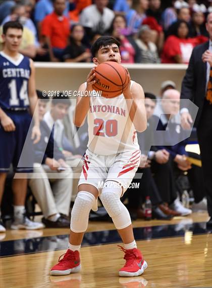 Thumbnail 3 in Antonian Prep vs Central Catholic photogallery.