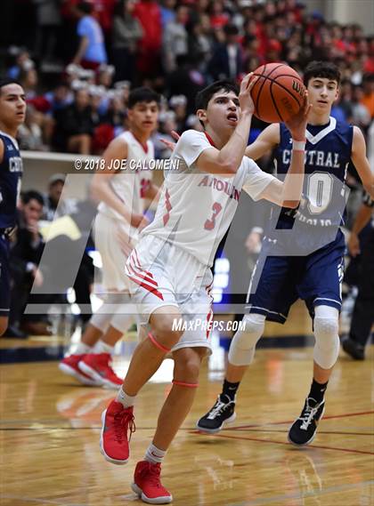 Thumbnail 2 in Antonian Prep vs Central Catholic photogallery.