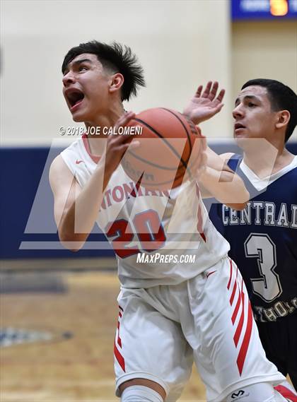 Thumbnail 2 in Antonian Prep vs Central Catholic photogallery.