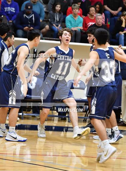 Thumbnail 2 in Antonian Prep vs Central Catholic photogallery.