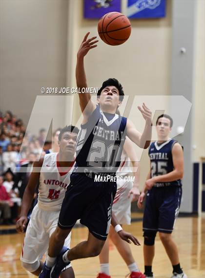 Thumbnail 2 in Antonian Prep vs Central Catholic photogallery.