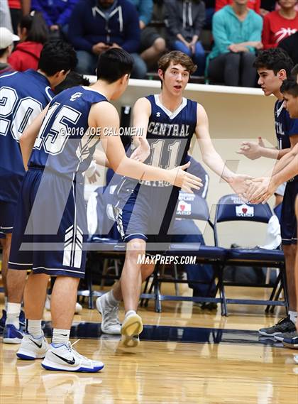 Thumbnail 2 in Antonian Prep vs Central Catholic photogallery.