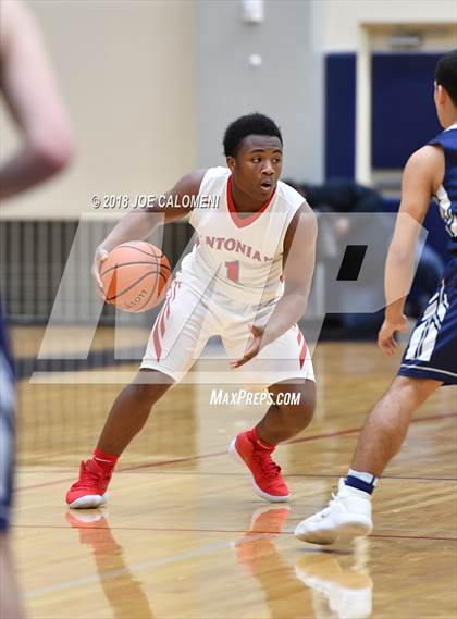 Thumbnail 2 in Antonian Prep vs Central Catholic photogallery.