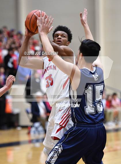 Thumbnail 3 in Antonian Prep vs Central Catholic photogallery.