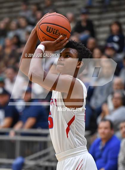 Thumbnail 3 in Antonian Prep vs Central Catholic photogallery.