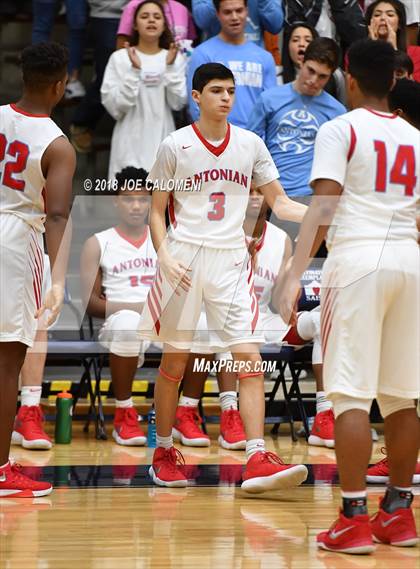Thumbnail 2 in Antonian Prep vs Central Catholic photogallery.