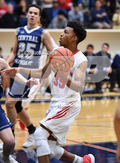 Thumbnail 1 in Antonian Prep vs Central Catholic photogallery.