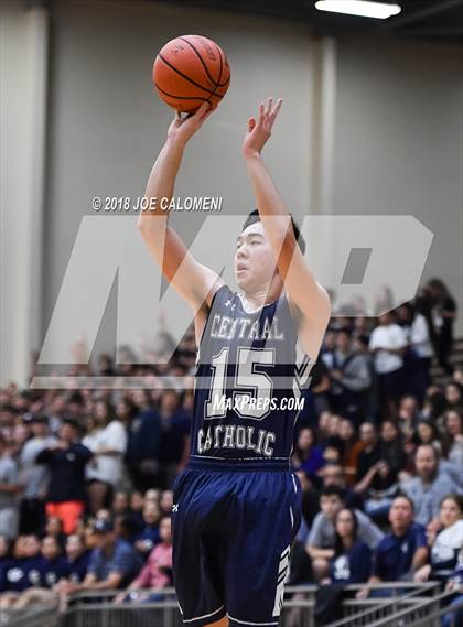 Thumbnail 3 in Antonian Prep vs Central Catholic photogallery.